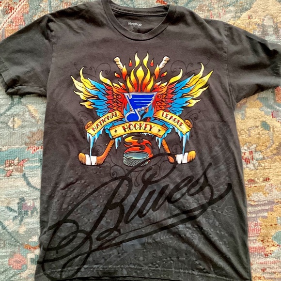 St. Louis Blues NHL Ladies Cute Small T-shirt - Picture 1 of 4